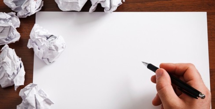 El cub blanc: T'agradaria escriure una novel·la? L'escriptor local Francesc Rovira impulsa un nou taller literari a l'Acadèmia de Belles Arts