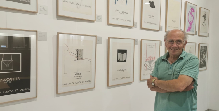 Fidel Roca celebra els 40 anys de la galeria d'art  per on van passar artistes com Mariscal, Joan Brossa o Alfons Borrell amb una exposició de cartells originals