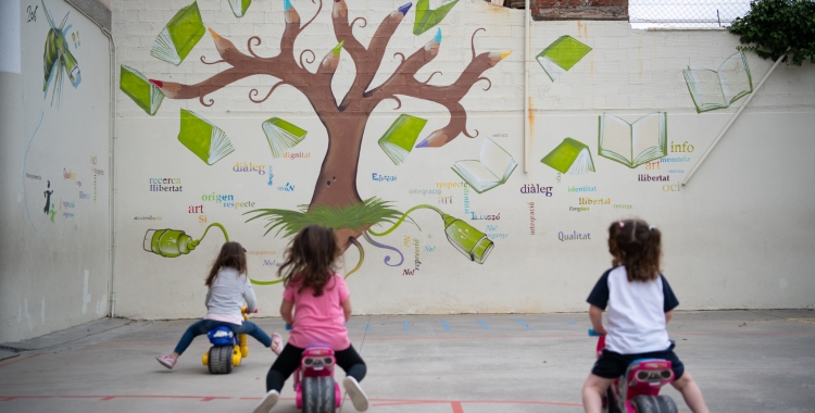 Continua la davallada de la Covid-19 a les escoles de Sabadell | Roger Benet