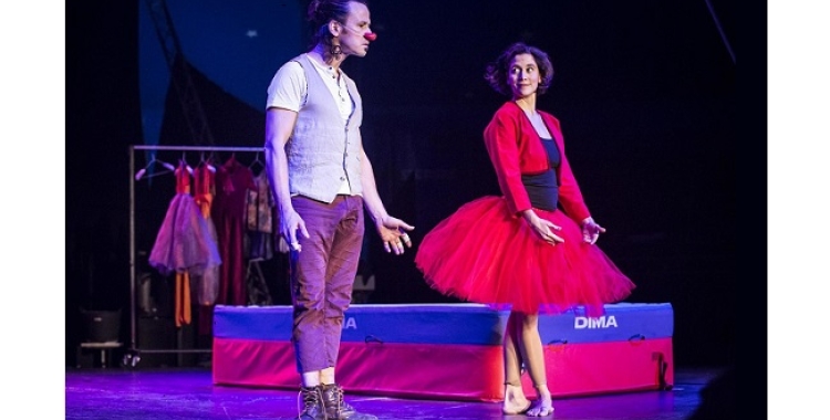 Connexió Estruch: Tot el que necessites saber sobre els cursos i cabarets d'estiu a La Vela i la renovació de la carpa de circ