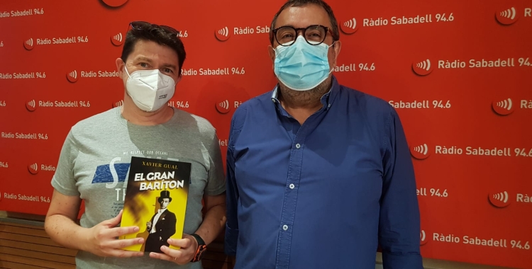 Xavier  Gual, escriptor: "Tenia pendent un homenatge al meu avi, perquè era unpersona molt important caiguda en l'oblit" 