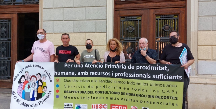 Membres de les entitats convocants de la manifestació a Sabadell/ Karen Madrid