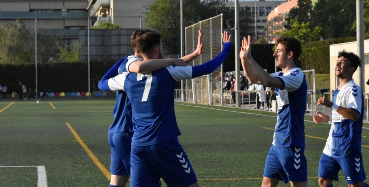 Els jugadors del Sabadell B celebren la golejada aconseguida fa uns mesos a Torre-Romeu | CES