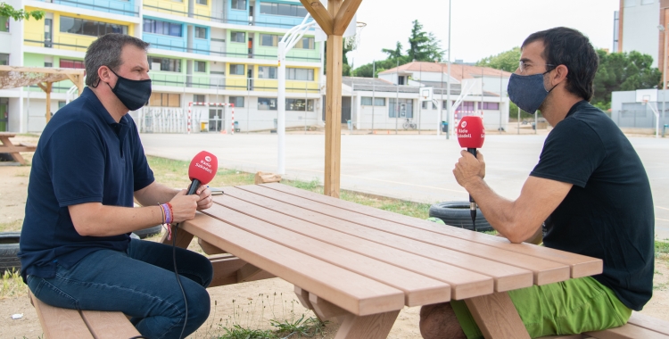 Oleguer Presas, formador de Futbol Caserna. "Aquí no ens focalitzem en el rendiment, sinó en passar-ho bé i aprendre coses"