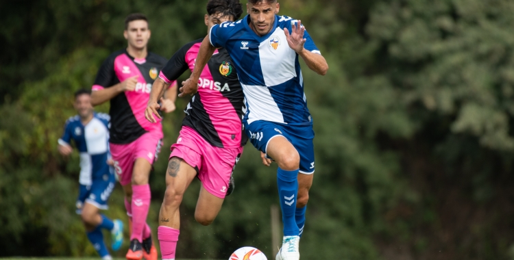 Querol en el primer amistós de la pretemporada contra L'Hospitalet | Roger Benet