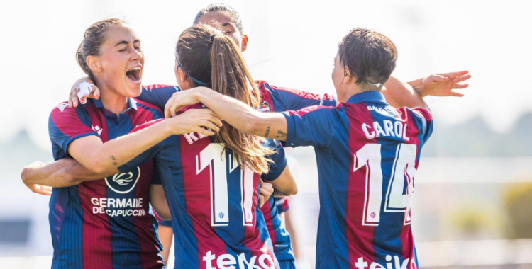 Férez (dorsal 14) celebra diumenge un dels quatre gols granotes contra el Madrid | Levante UD