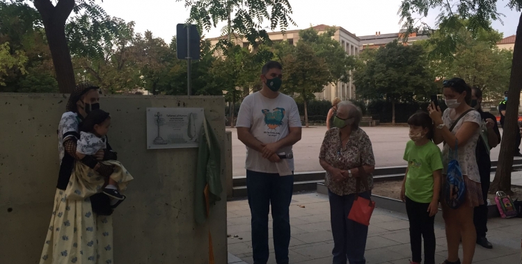 Un moment de l'acte a la plaça de La Creu Alta | Ràdio Sabadell