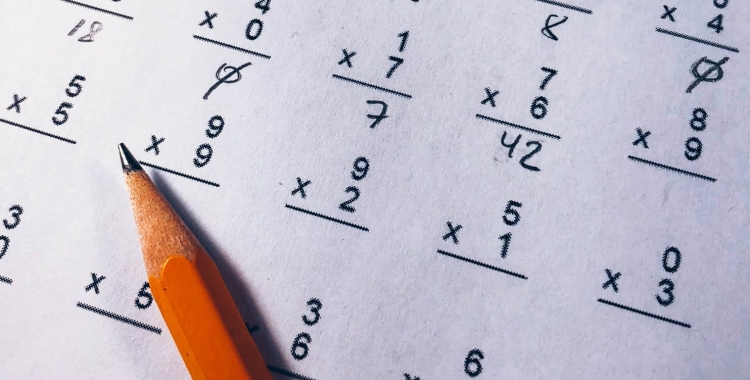 Ciència km0 |  Quina és la finalitat d'aplicar un enfocament "socioemocional" i amb "perspectiva de gènere" a les matemàtiques?