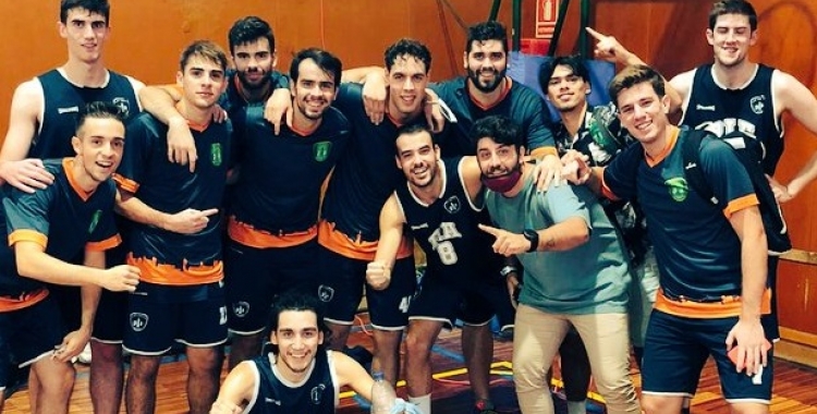 El Bàsquet Pia, celebrant la victòria contra el Lliça d'Amunt | @BasquetPia