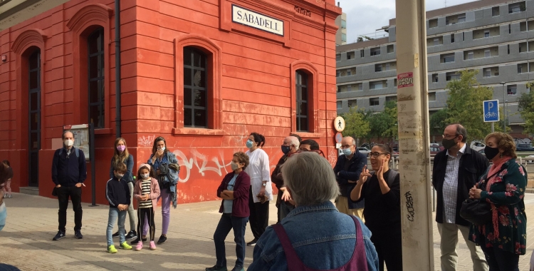 Inici de la visita a l'antiga estació de ferrocarril a la Gran Via | Ràdio Sabadell