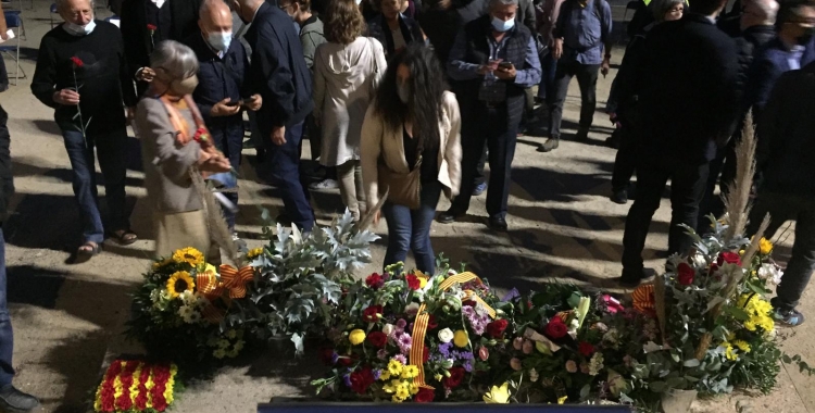 Ofrena floral al monument de Companys | Ràdio Sabadell