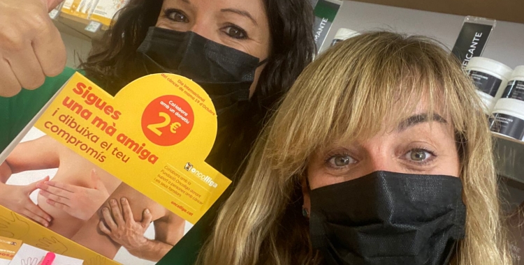 Les farmàcies sabadellenques i Oncolliga juntes per prevenir el càncer de mama