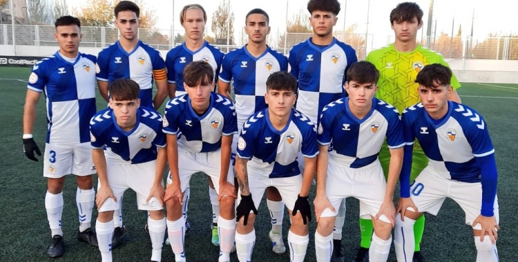 El juvenil 'A' del Centre d'Esports, abans d'enfrontar-se al Montecarlo | @FutBaseCES