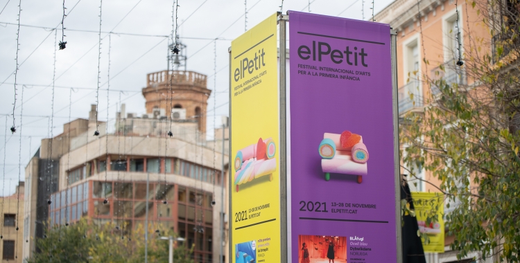 Imatge promocional d''El Petit' al Passeig de la plaça Major  | Roger Benet 