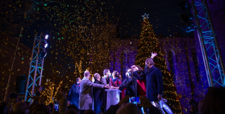 Moment d'estrena de l'enllumenat de Nadal | Roger Benet