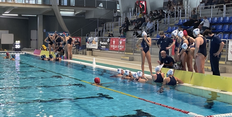 Palma, donant instruccions a les seves jugadores en el partit d'avui | Pau Vituri