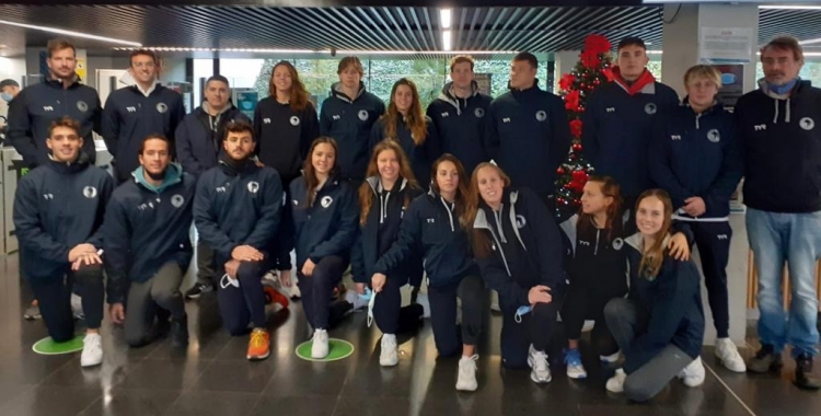 El Club Natació Sabadell, abans de viatjar cap a Palma per disputar el Campionat d'Espanya | Cedida