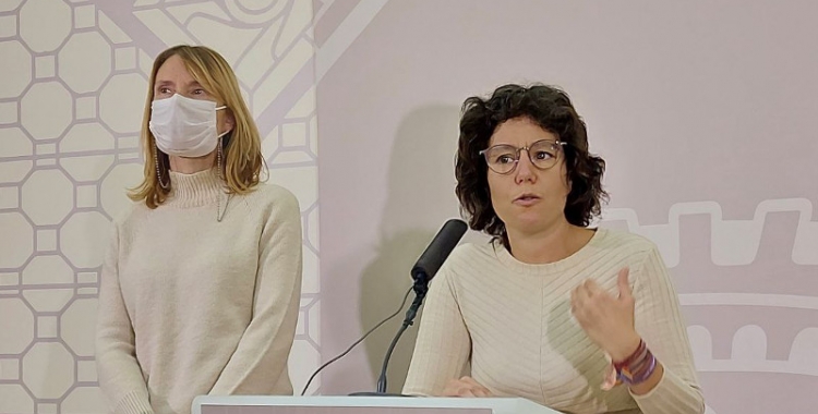 Marta Morell i Lluïsa Moret, durant la presentació del Pla d'Interculturalitat/ Karen Madrid