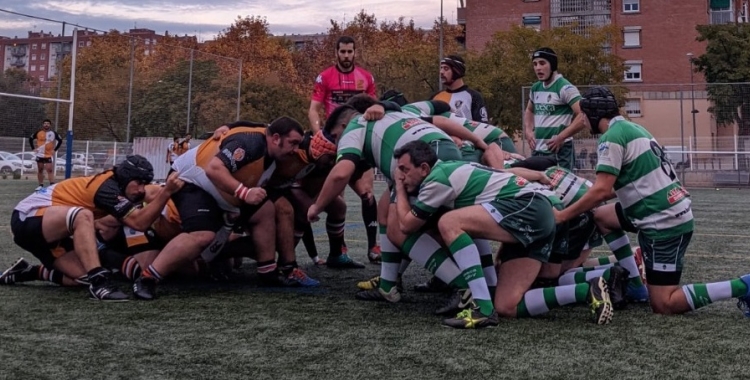El Sabadell Rugby Club disputant una possessió contra el Quebrantahuesos | Sabadell Rugby Club