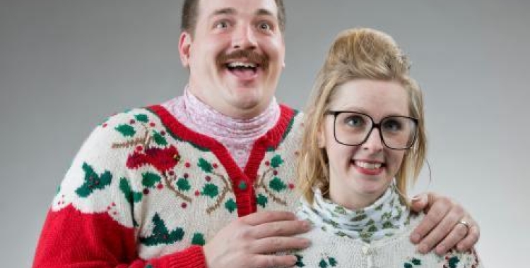 Arriba la tercera trobada de jerseis lletjos, el dia de Nadal a l'Olut 