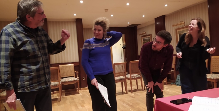 El cabaret literari d'Il·lús Teatre torna a La Cava Urpí amb l'espectacle 'No sigueu materialistes'