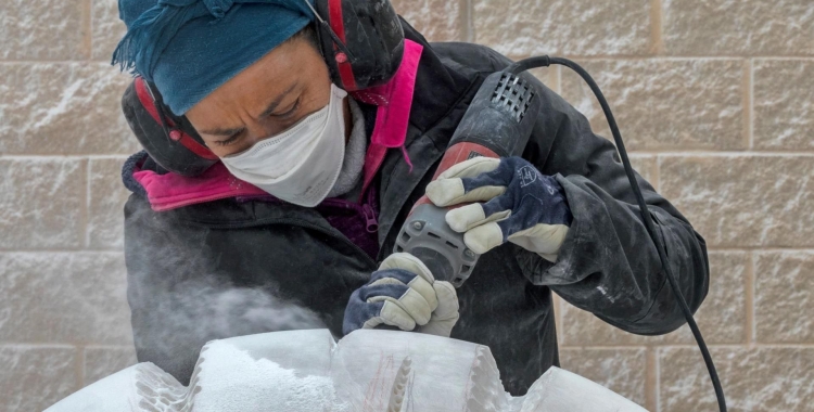 Noemí Palacios: "L'escultura és l'art que té els peus a terra" 
