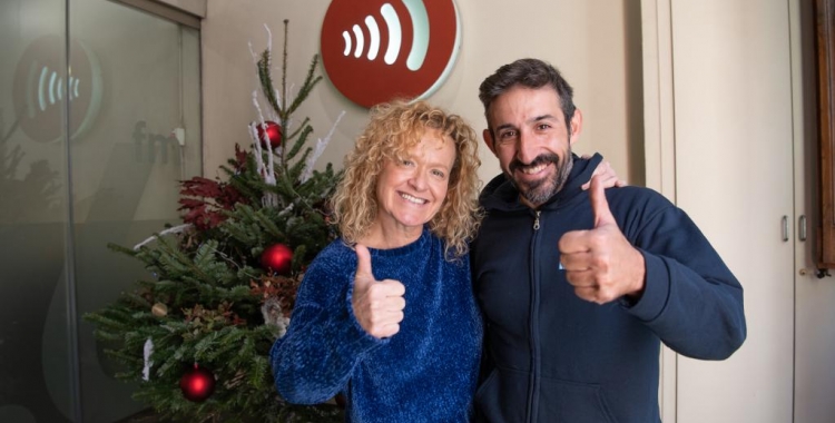La cap d'Operacions de Ràdio Sabadell, Carme Matamala, amb el director de la Cap d'Any Race, Aleix Muñío | Roger Benet