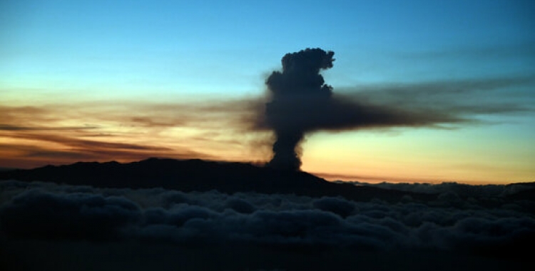 Una imatge del volcà Cumbre Vieja a La Palma | ACN 