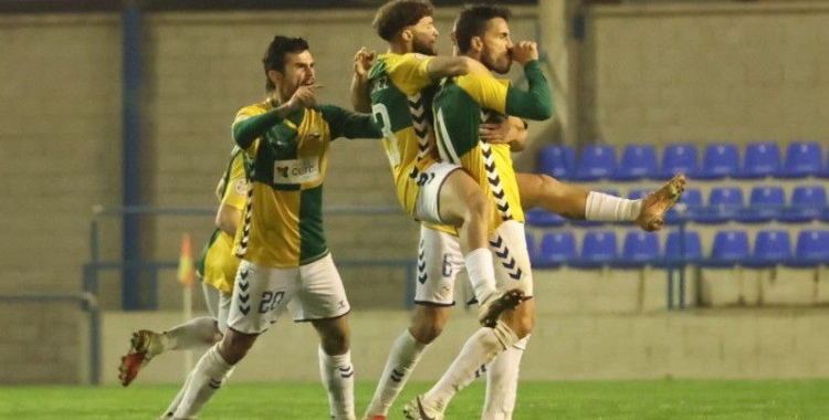 Néstor dedicant-li el gol al seu fill | Críspulo Díaz
