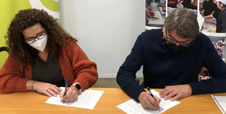 Xaloc i CIPO han signat un acord perquè persones amb discapacitat gestionin la cafeteria del centre cívic de la Creu de Barberà | Cedida
