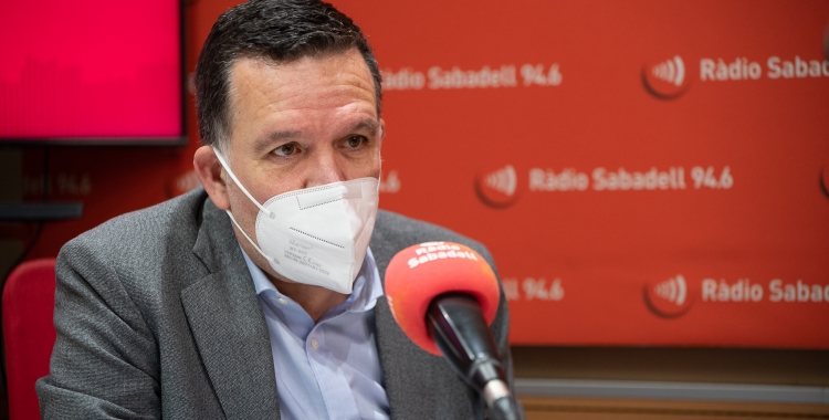 César Galván, als estudis de Ràdio Sabadell/ Roger Benet