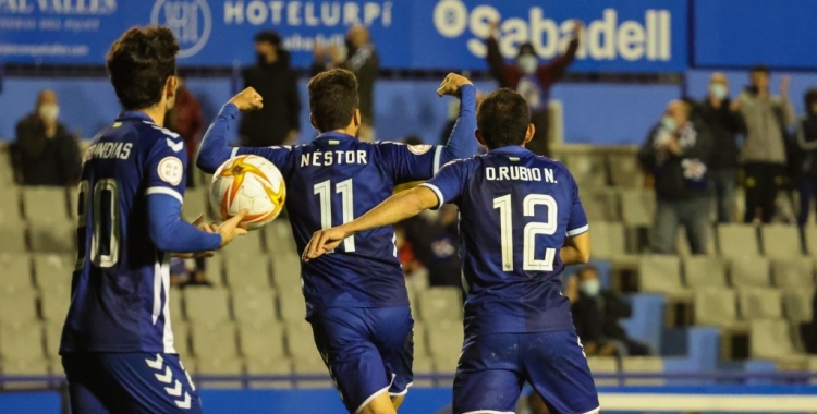 Querol celebrant el seu gol contra el Linares | CES