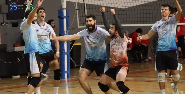 El CNS en el moment d'endur-se el partit contra el Familycash Xàtiva VB | @CNSVolei