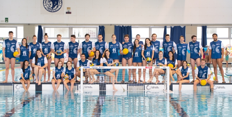 Foto conjunta dels dos sèniors de waterpolo del CNS | Roger Benet