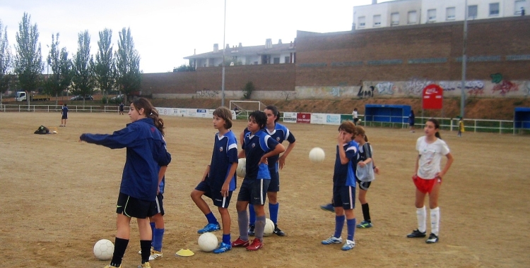 Esther Romero entrenant l'Infantil A del Sabadell femení l'any 2007 | Adrián Arroyo
