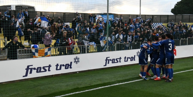 Celebració d'un dels gols a la zona on hi havia l'afició arlequinada | CES