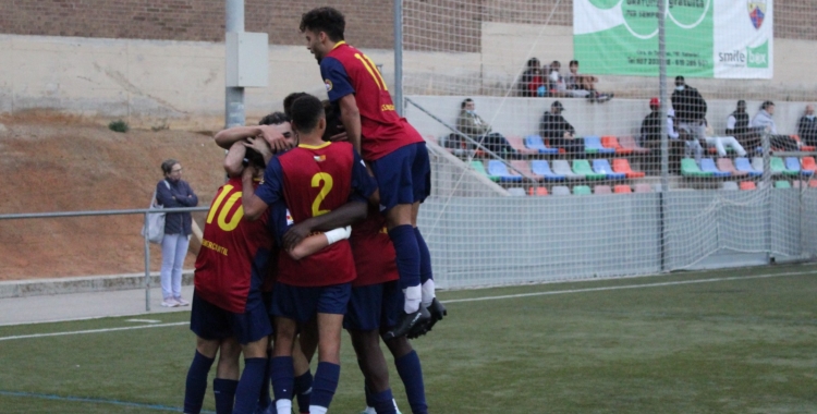 L'equip celebrant un gol aquesta temporada | @CEMercantil