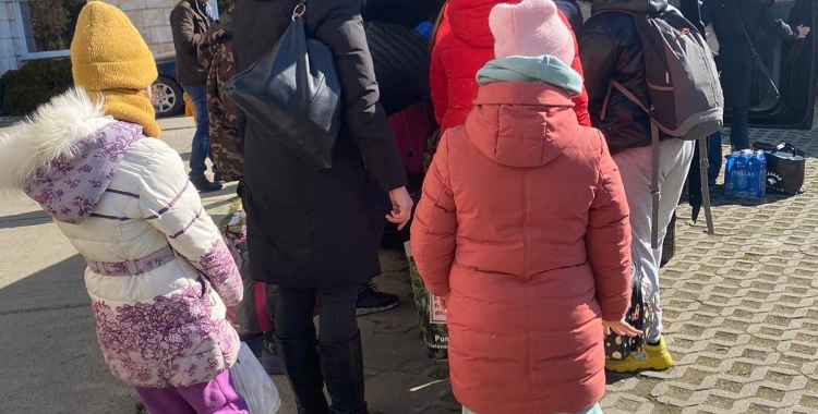 Una quinzena de furgonetes han anat a portar material a Ucraïna i han tornat amb una setantena de refugiats | Cedida