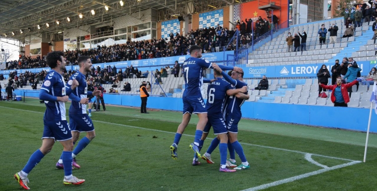 Pinya arlequinada celebrant el gol | CES