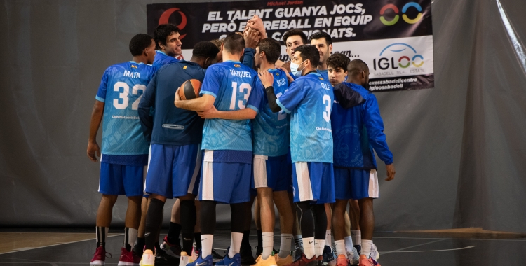 Pinya dels jugadors del CNS Bàsquet aquesta temporada | Roger Benet