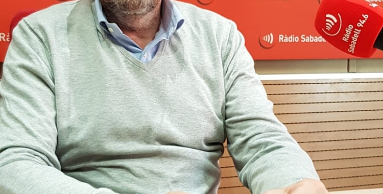 Agustí Brujas, als estudis de Ràdio Sabadell