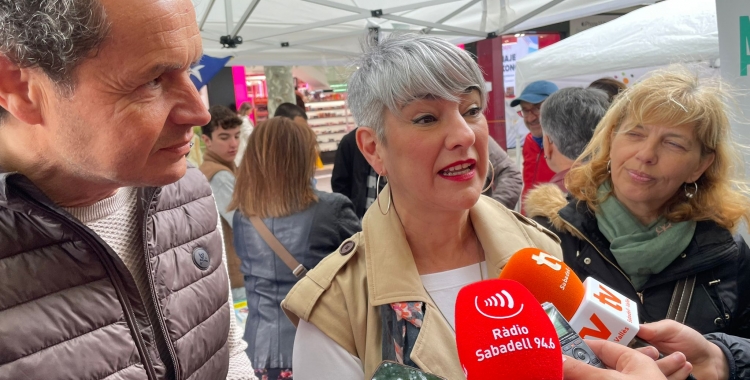 Ciuró, al centre, Matas, a l'esquerra, i Mercè Canteró de Junts | Ràdio Sabadell