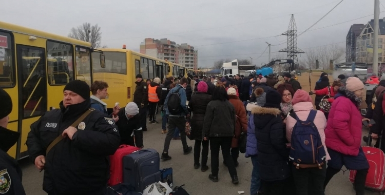 Imatge d'un comboi amb refugiats ucraïnesos | ACN