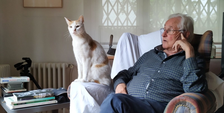 El documental aprofundeix en el món artístic de Borrell a través del seu testimoni directe