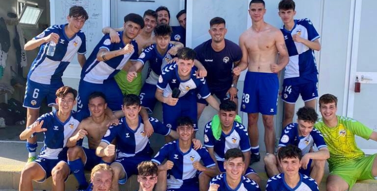 Imatge de la celebració del Juvenil 'A' al camp del Gimnàstic de Tarragona | @FutBaseCES