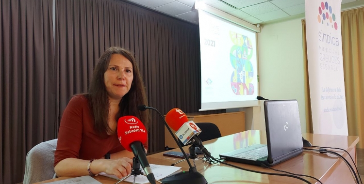 La Síndica, durant la presentació de la memòria a la premsa, abans de passar pel Ple/ Karen Madrid