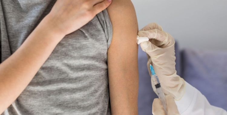 El Departament de Salut vacunarà els nois de 6è de primària a partir del setembre vinent 
