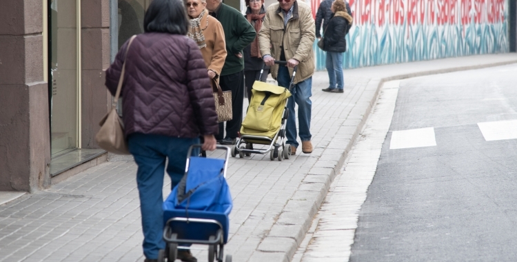 Sabadellencs comprant per la Via Massagué | Roger Benet