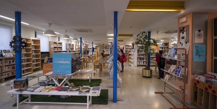 És la més antiga de la xarxa de biblioteques de la ciutat i celebra els 50 anys 