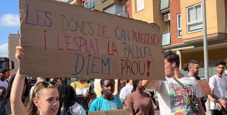 Els membres de La Baldufa es vn manifestar dimecres davant de l'Ajuntament | Cedida